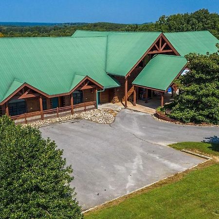 Grandview Experience Lodge Spencer Exterior photo